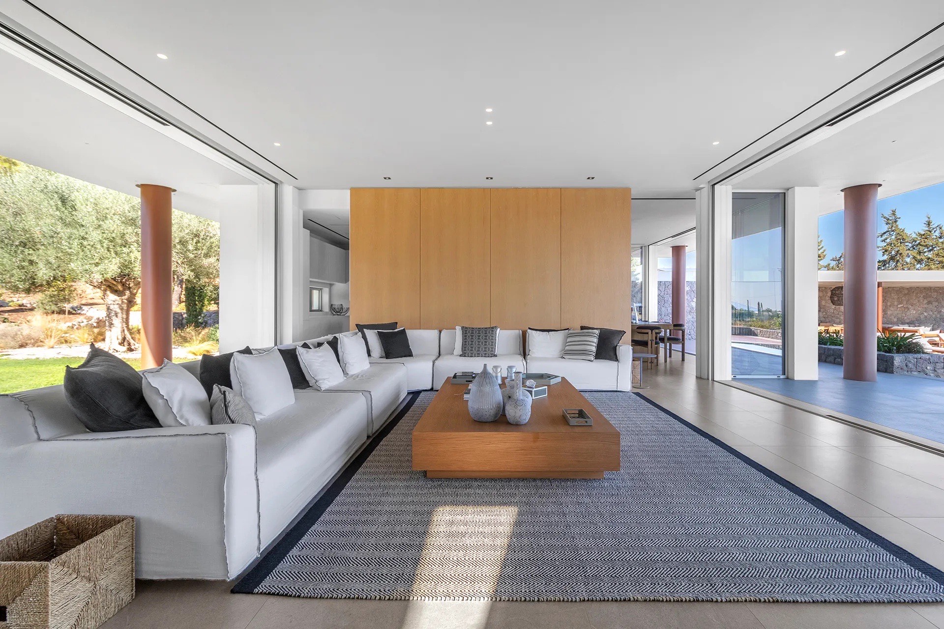 Open kitchen and dining area, sea view through the doors