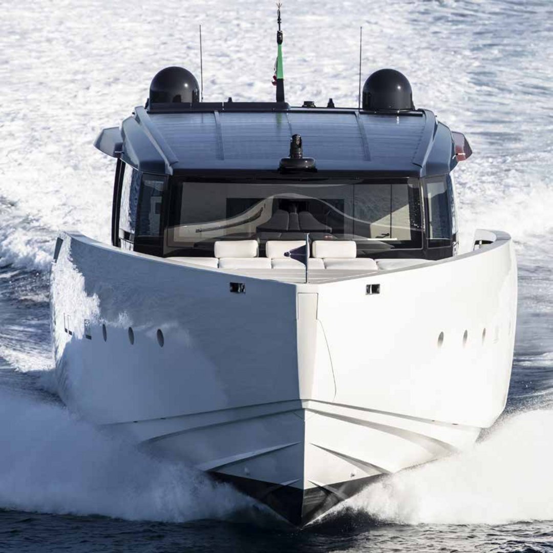 BESTIA exterior, profile from the water