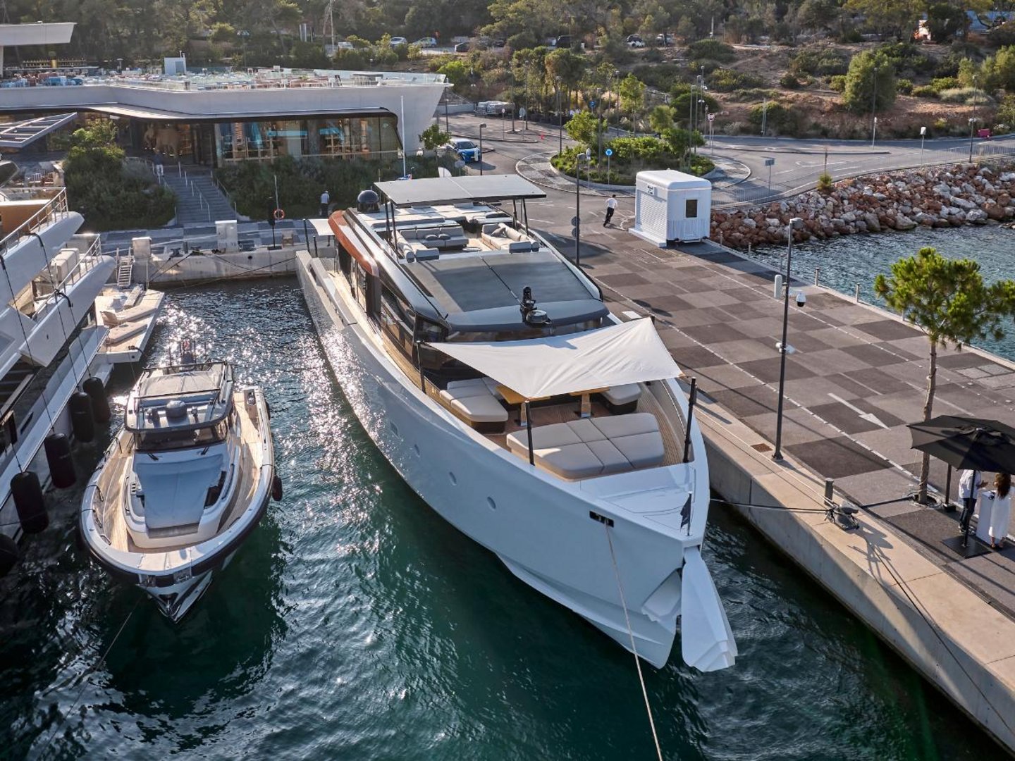 BESTIA exterior detail